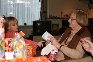 Tante Willemien leest een gedicht